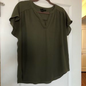 Flutter sleeve blouse